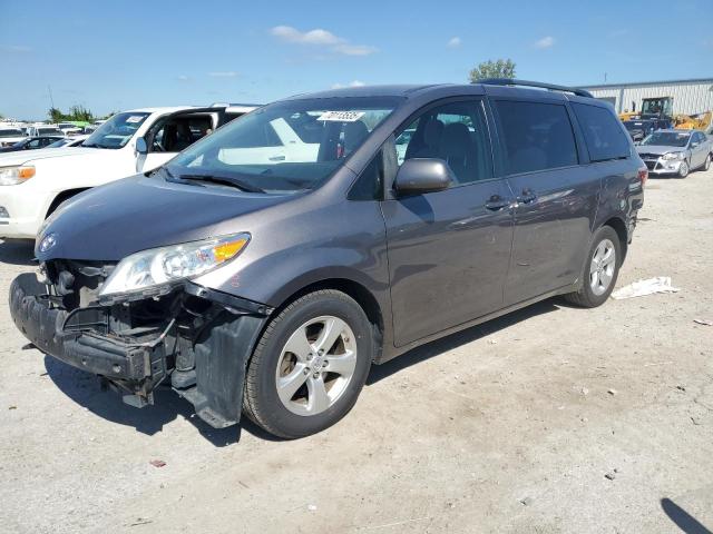 TOYOTA SIENNA LE 2015 with VIN 5TDKK3DC0FS647058 - Photo from auction