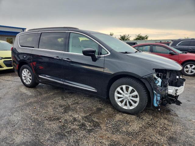 Photo 4 from auction – 2017 CHRYSLER PACIFICA TOURING L with VIN 2C4RC1BG1HR503312