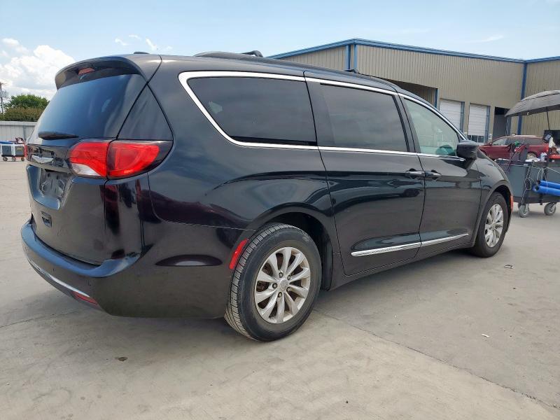 Photo 3 from auction – 2017 CHRYSLER PACIFICA T with VIN 2C4RC1BG7HR642361