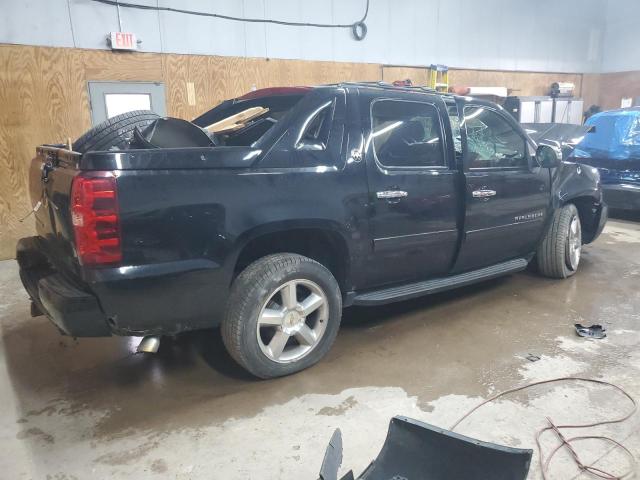 Photo 3 from auction – 2013 CHEVROLET AVALANCHE with VIN 3GNTKFE77DG289421