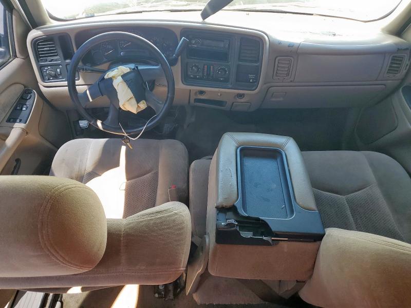 Photo 8 from auction – 2003 CHEVROLET SILVERADO C1500 with VIN 2GCEC19X631207679