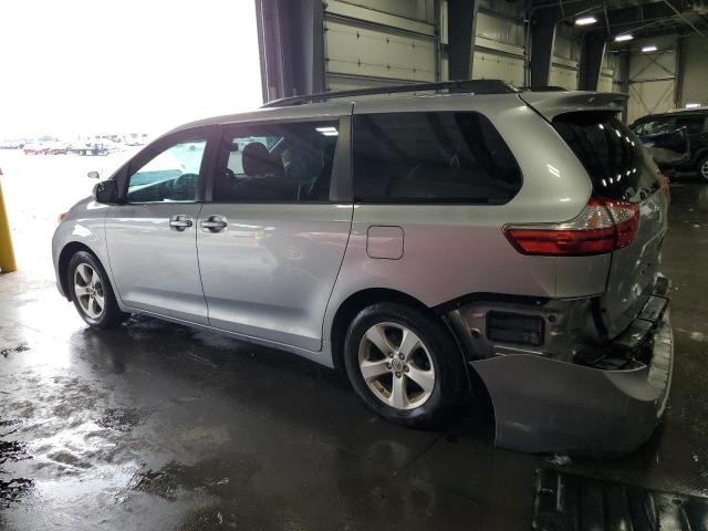 Photo 2 from auction – 2017 TOYOTA SIENNA LE with VIN 5TDKZ3DC6HS830883