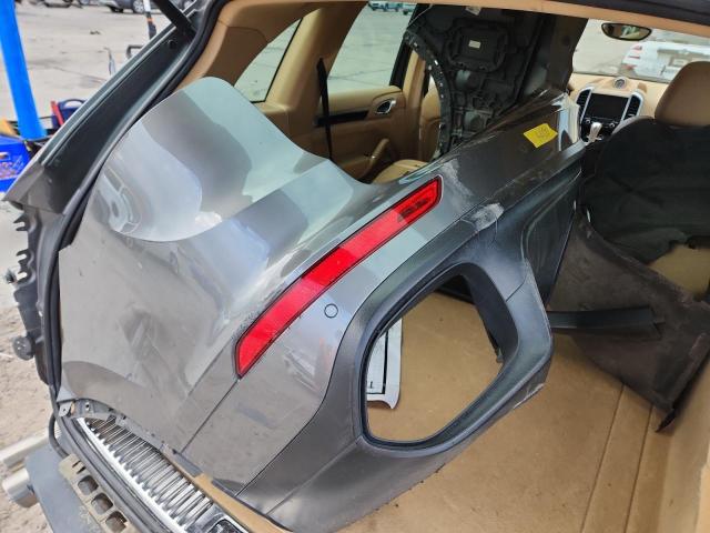 Photo 13 from auction – 2017 PORSCHE CAYENNE S with VIN WP1AB2A27HLA50512