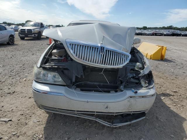 Photo 5 from auction – 2004 LINCOLN TOWN CAR ULTIMATE with VIN 1LNHM83W64Y659743