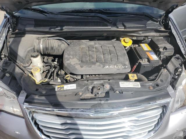 Photo 12 from auction – 2015 CHRYSLER TOWN & COU with VIN 2C4RC1BG8FR644777