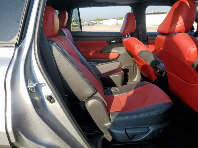 Photo 11 from auction – 2022 TOYOTA HIGHLANDER with VIN 5TDLZRBH0NS236971