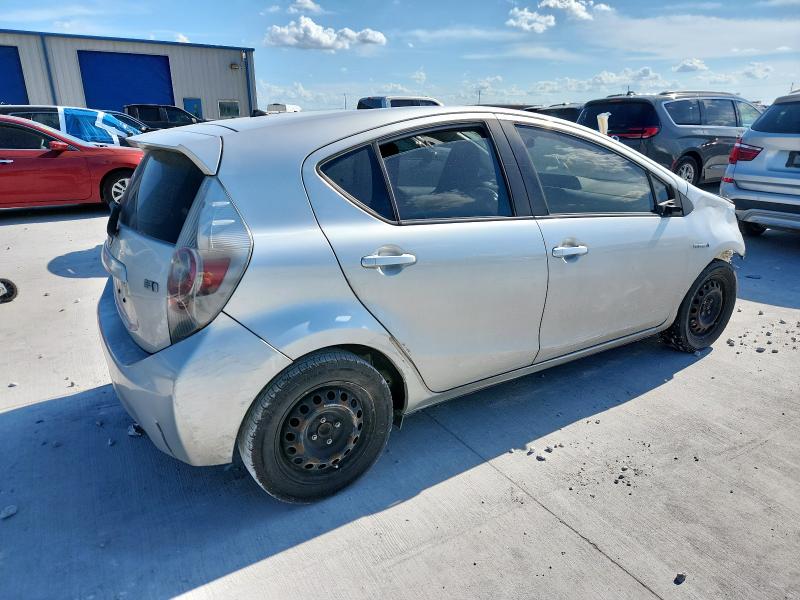 Photo 3 from auction – 2012 TOYOTA PRIUS C with VIN JTDKDTB33C1010316