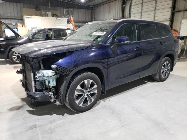 TOYOTA HIGHLANDER 2022 with VIN 5TDGZRBH4NS244010 - Photo from auction