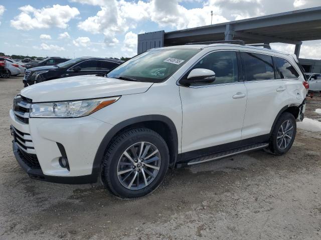 TOYOTA HIGHLANDER 2019 with VIN 5TDKZRFH9KS570966 - Photo from auction