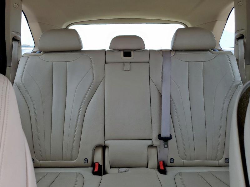 Photo 10 from auction – 2015 BMW X5 SDRIVE3 with VIN 5UXKR2C56F0H40664