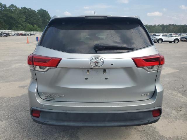Photo 6 from auction – 2017 TOYOTA HIGHLANDER with VIN 5TDKZRFH7HS510452