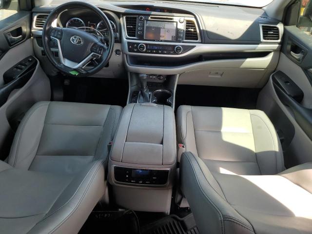 Photo 8 from auction – 2019 TOYOTA HIGHLANDER with VIN 5TDKZRFH4KS359433
