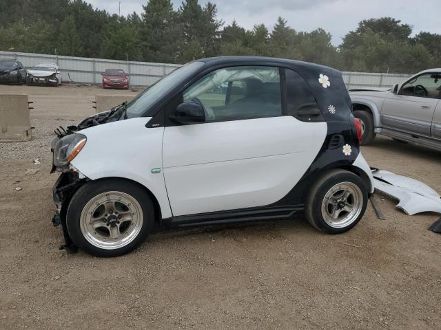 SMART FORTWO 2016 with VIN WMEFJ5DA4GK054621 - Photo from auction