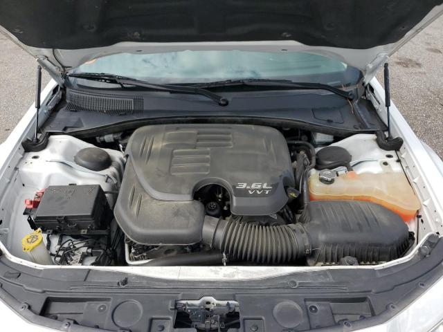 Photo 11 from auction – 2018 CHRYSLER 300 LIMITE with VIN 2C3CCAKG0JH302281