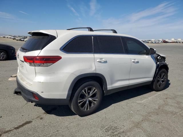 Photo 3 from auction – 2019 TOYOTA HIGHLANDER LE with VIN 5TDZZRFH9KS328337