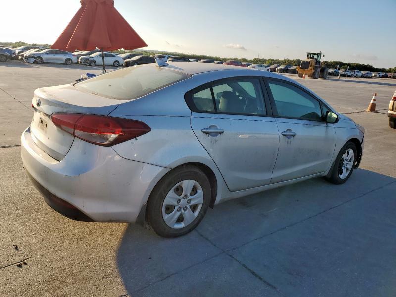 Photo 3 from auction – 2017 KIA FORTE LX with VIN 3KPFL4A79HE142287