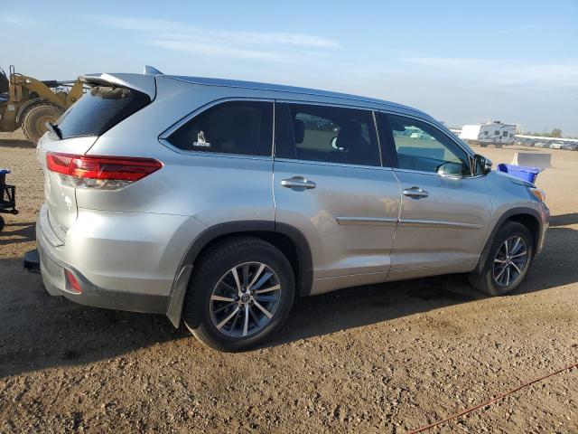 Photo 3 from auction – 2018 TOYOTA HIGHLANDER with VIN 5TDJZRFH9JS545902