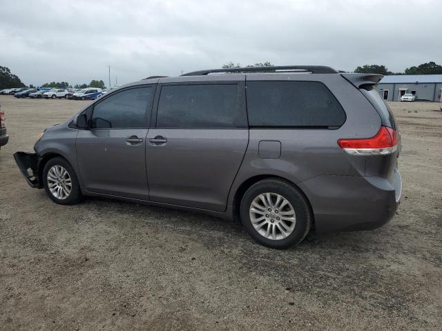 Photo 2 from auction – 2014 TOYOTA SIENNA XLE with VIN 5TDYK3DCXES501839