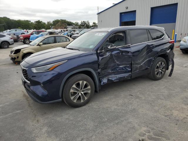 TOYOTA HIGHLANDER 2022 with VIN 5TDGZRBH3NS573796 - Photo from auction
