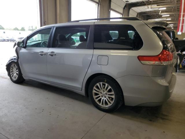 Photo 2 from auction – 2011 TOYOTA SIENNA XLE with VIN 5TDYK3DC8BS044041