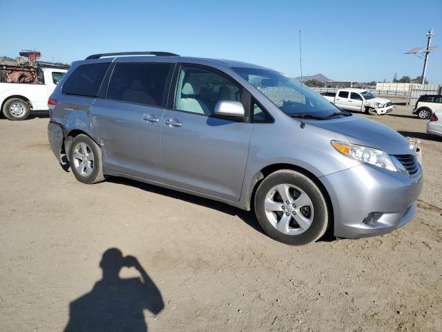 Photo 4 from auction – 2013 TOYOTA SIENNA LE with VIN 5TDKK3DC2DS351746