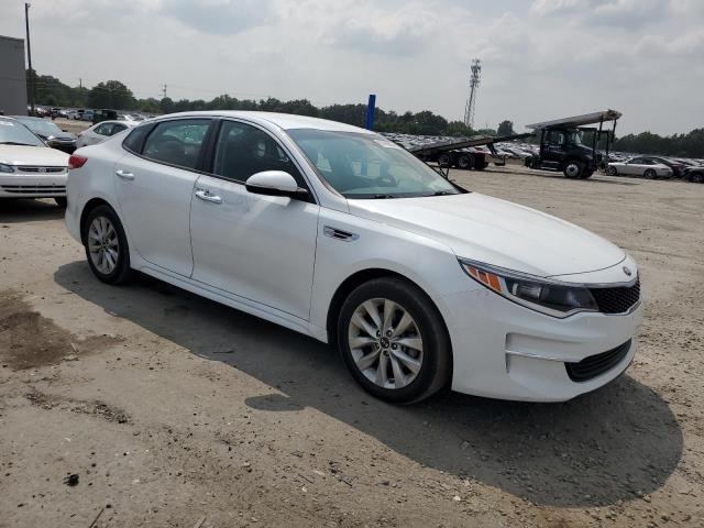 Photo 4 from auction – 2018 KIA OPTIMA LX with VIN 5XXGT4L33JG269063