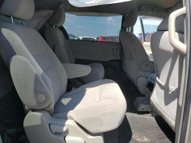 Photo 11 from auction – 2017 TOYOTA SIENNA LE with VIN 5TDJZ3DC2HS149244