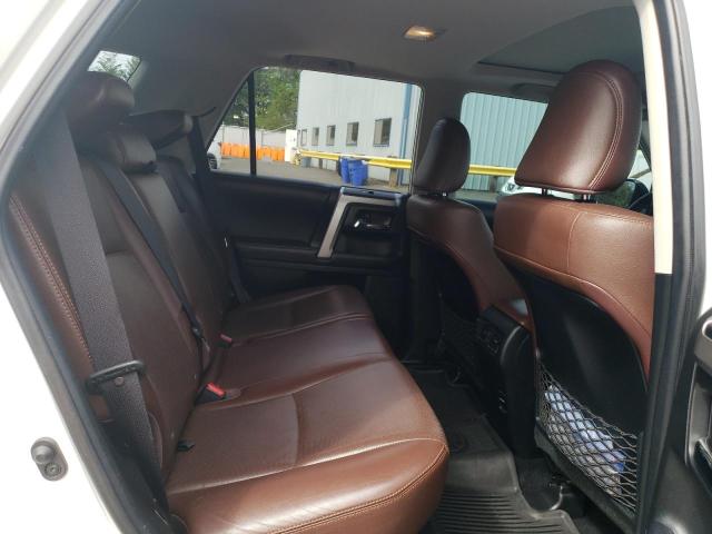 Photo 11 from auction – 2018 TOYOTA 4RUNNER SR with VIN JTEBU5JR2J5567897