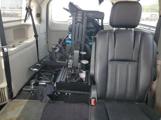 Photo 10 from auction – 2012 CHRYSLER TOWN & COU with VIN 2C4RC1CG1CR143594