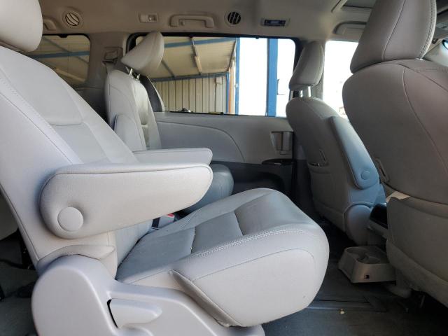 Photo 11 from auction – 2017 TOYOTA SIENNA XLE with VIN 5TDDZ3DC7HS188120