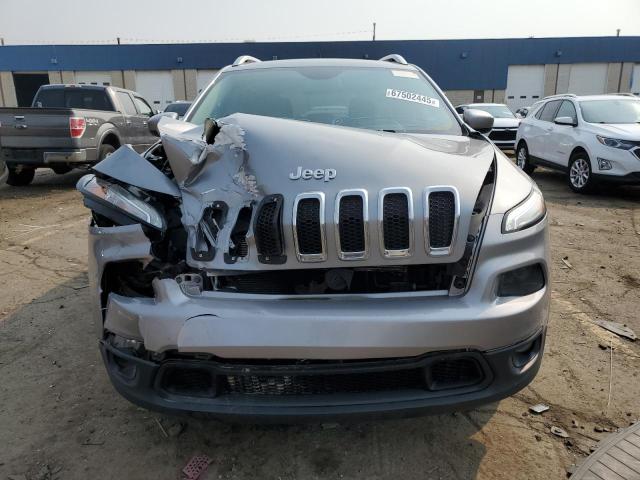 Photo 5 from auction – 2016 JEP CHEROKEE LATITUDE with VIN 1C4PJMCS1GW182816