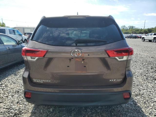Zdjęcie 6 z aukcji – 2018 TOYOTA HIGHLANDER z VIN 5TDJZRFH9JS865057