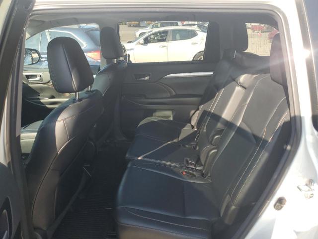 Photo 11 from auction – 2018 TOYOTA HIGHLANDER with VIN 5TDJZRFH8JS888961