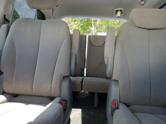 Photo 10 from auction – 2010 HYUNDAI ENTOURAGE with VIN KNDMT4C38A6057275