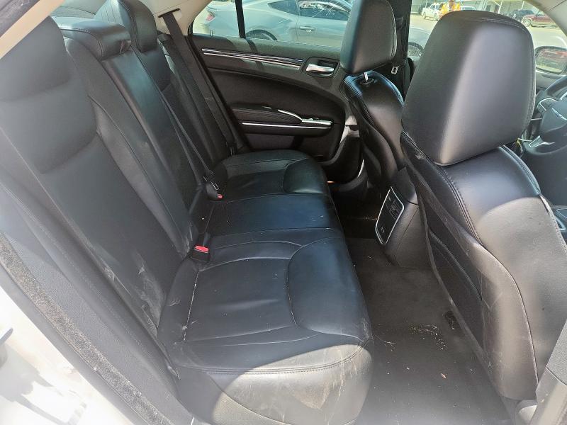 Photo 10 from auction – 2015 CHRYSLER 300 LIMITE with VIN 2C3CCAAG2FH818294