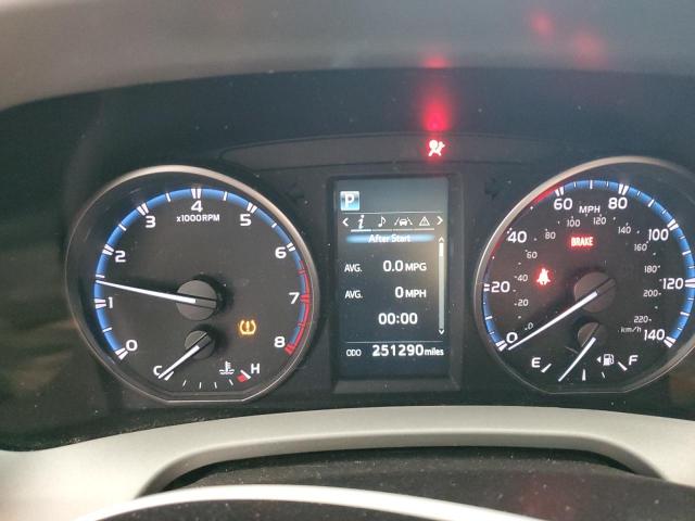 Photo 9 from auction – 2017 TOYOTA RAV4 XLE with VIN 2T3RFREV0HW611765