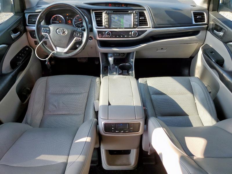Photo 8 from auction – 2018 TOYOTA HIGHLANDER with VIN 5TDYZRFH0JS236513