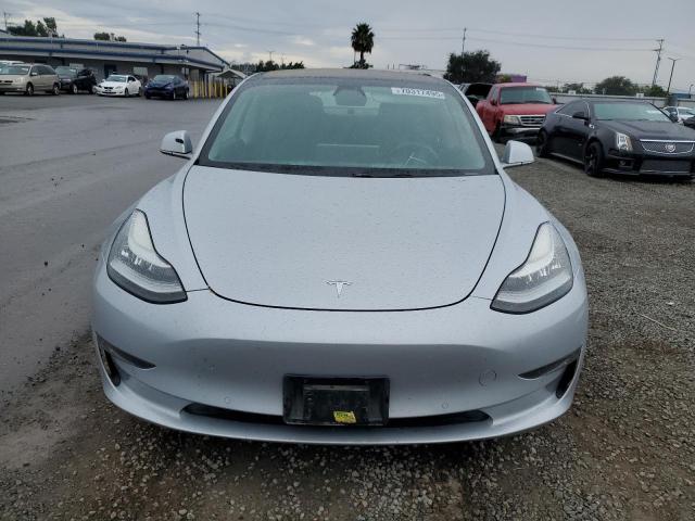 Photo 5 from auction – 2018 TESLA MODEL 3 with VIN 5YJ3E1EA8JF039461