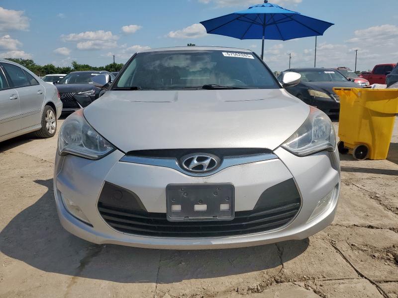 Photo 5 from auction – 2013 HYUNDAI VELOSTER with VIN KMHTC6AD8DU158511