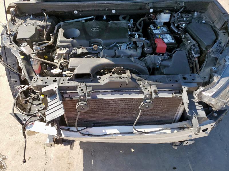 Photo 12 from auction – 2019 TOYOTA RAV4 LE with VIN 2T3H1RFV2KC018300