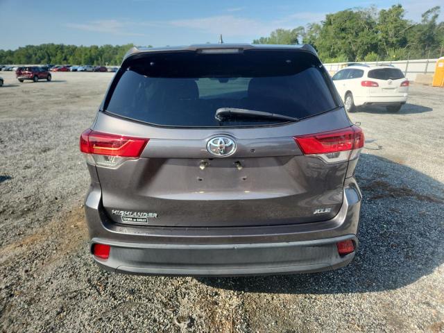 صورة رقم 6 من المزاد - 2018 TOYOTA HIGHLANDER مع VIN 5TDKZRFH5JS526736