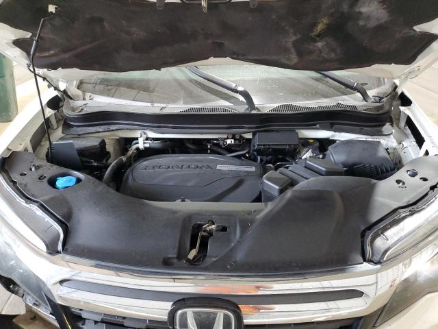 Photo 12 from auction – 2017 HONDA RIDGELINE RTL with VIN 5FPYK3F70HB024287