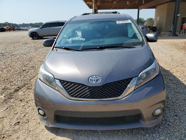 Photo 5 from auction – 2017 TOYOTA SIENNA SE with VIN 5TDXZ3DC6HS888398