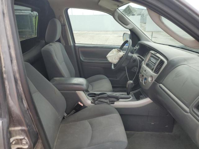 Photo 10 from auction – 2005 MAZDA TRIBUTE with VIN 4F2YZ02Z05KM57472