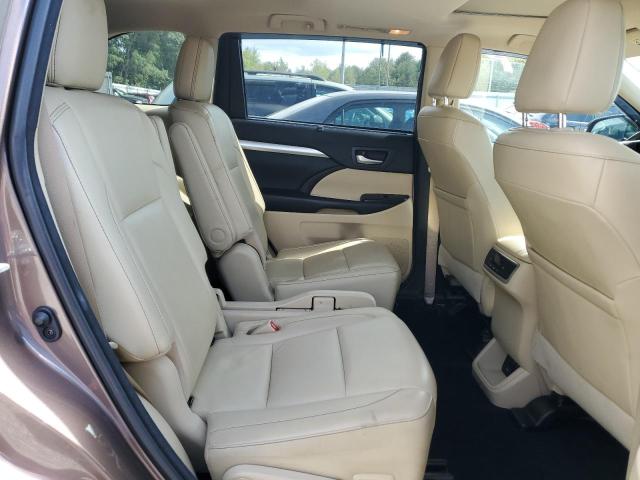 Photo 11 from auction – 2018 TOYOTA HIGHLANDER with VIN 5TDJZRFH9JS865057