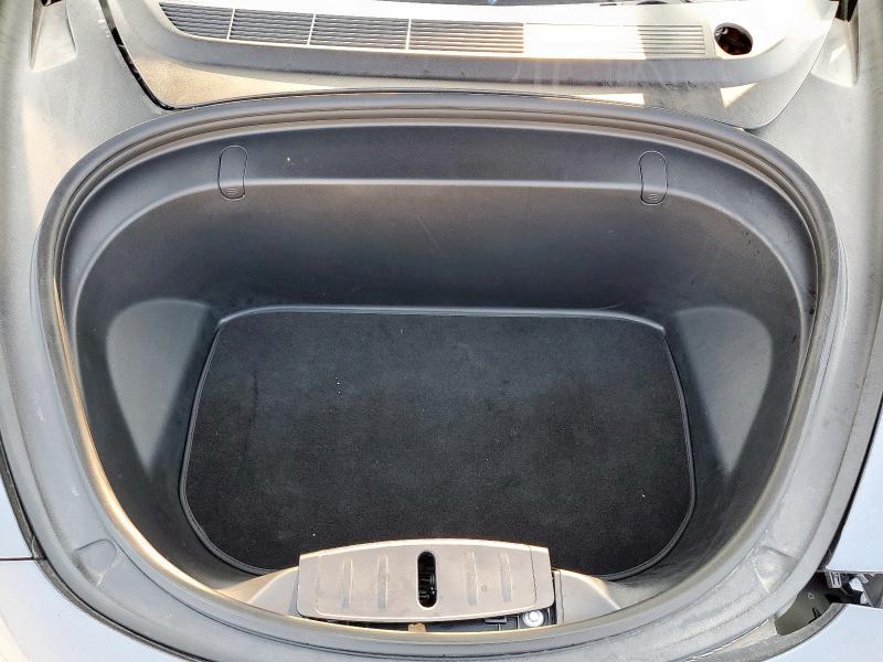 Photo 11 from auction – 2018 TESLA MODEL 3 with VIN 5YJ3E1EA1JF030486