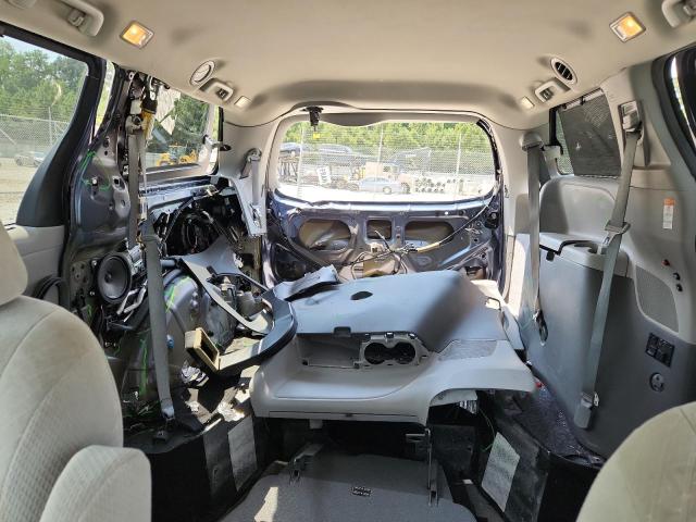 Photo 10 from auction – 2017 TOYOTA SIENNA LE with VIN 5TDKZ3DC5HS823908