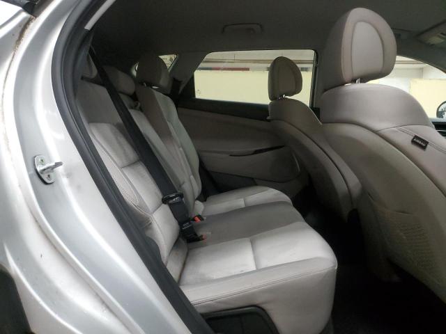 Photo 11 from auction – 2016 HYUNDAI TUCSON SE with VIN KM8J23A45GU245652