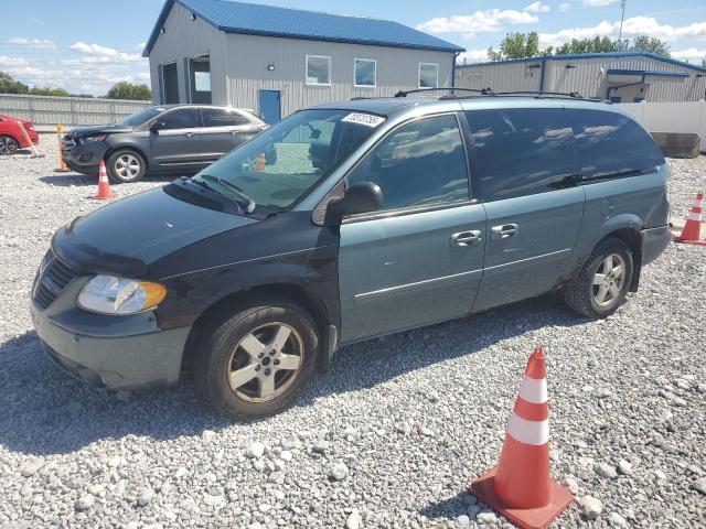 DODGE GRAND CARA 2005 with VIN 2D4GP44L05R411954 - Photo from auction