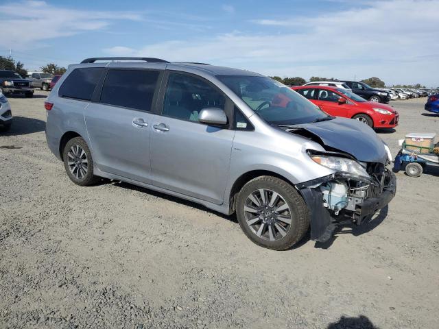 Photo 4 from auction – 2018 TOYOTA SIENNA LE with VIN 5TDJZ3DC2JS198482